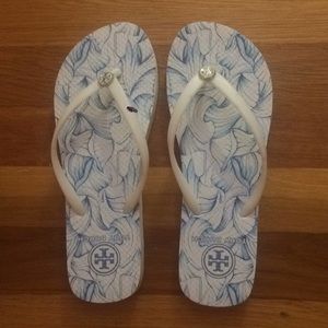 Tory Burch thin printed flip flop size 7